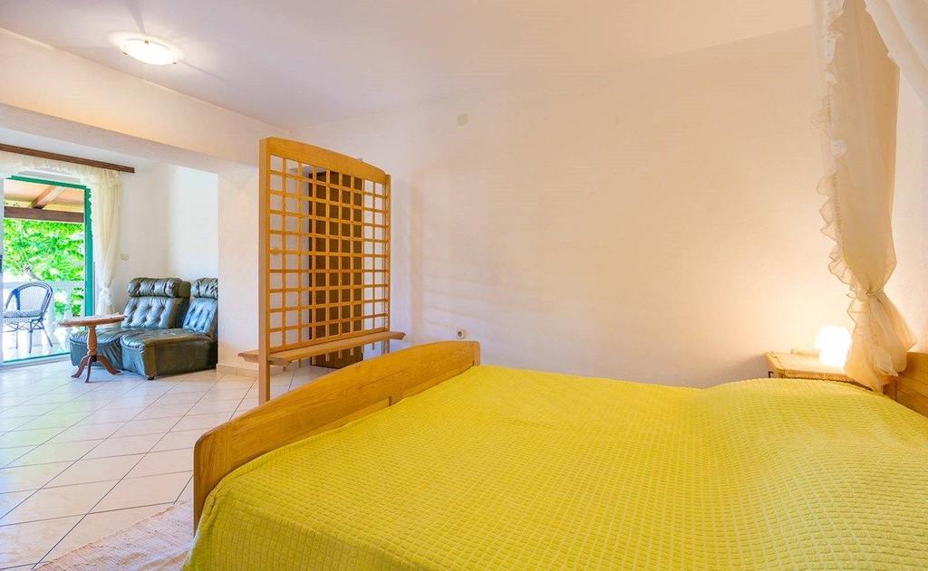 Apartment Vjera *